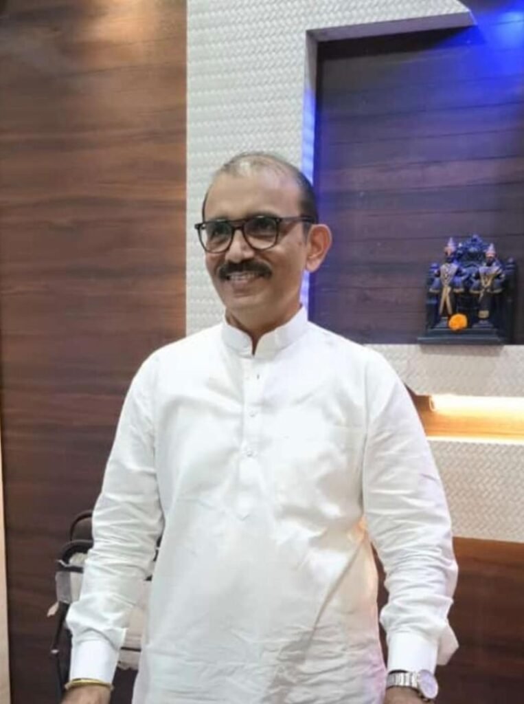 फार्मासिस्ट विवेक शिंदे